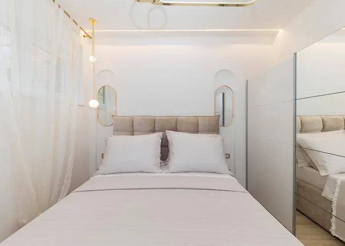 Delacreme Apartment